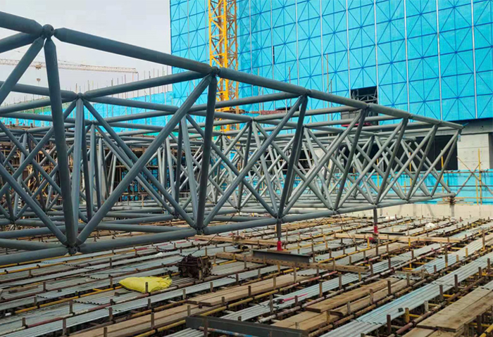 赤水济南高铁东总部基地2号楼网架